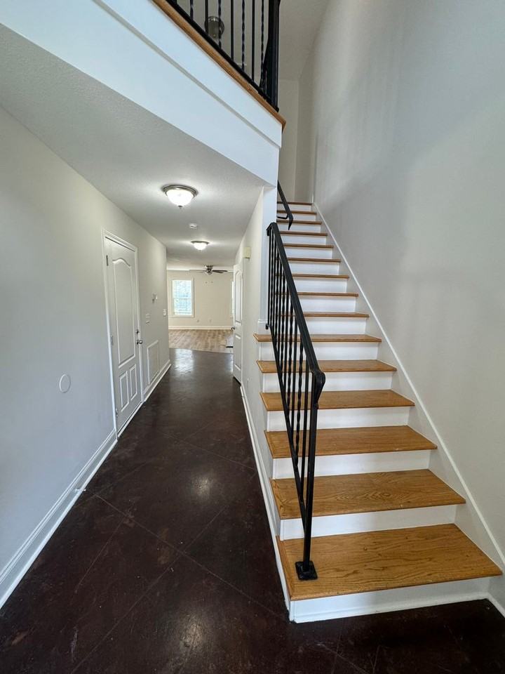 1101-1107 Avenue B - Photo 3 of 21