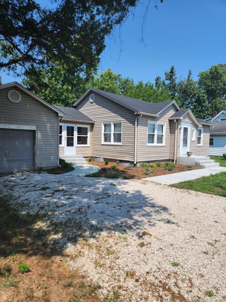 2787 Charlestown Rd - Photo 2 of 18