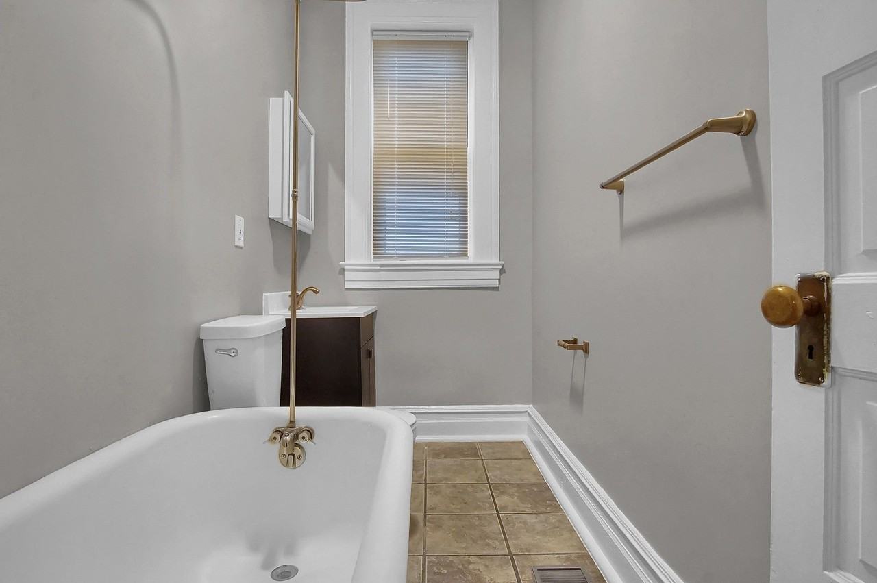 2927 Magnolia Ave - Photo 7 of 12