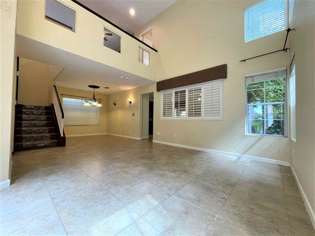 736 Roddenberry Ave - Photo 6 of 46