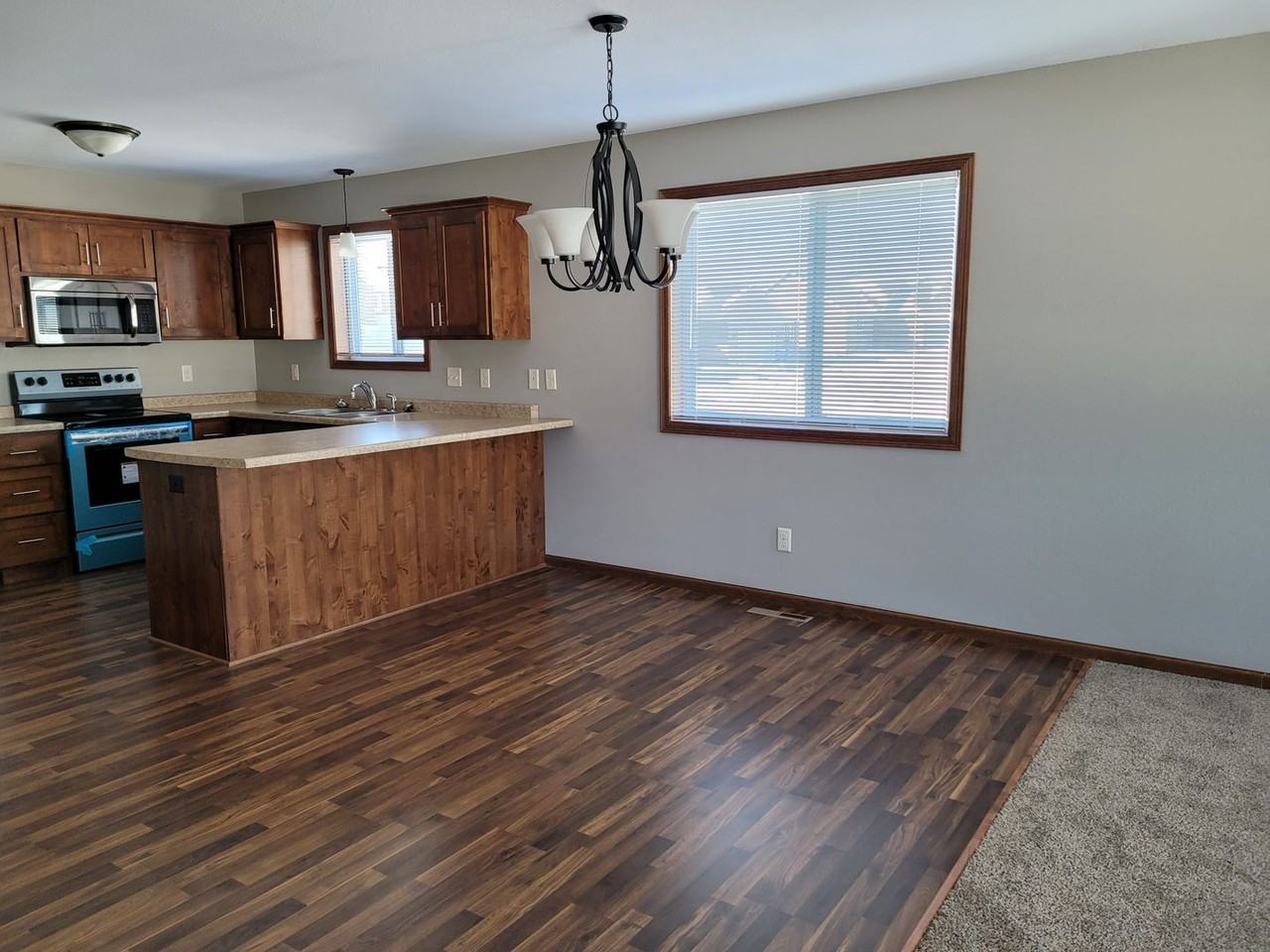 1795 34th St Ne - Photo 2 of 17