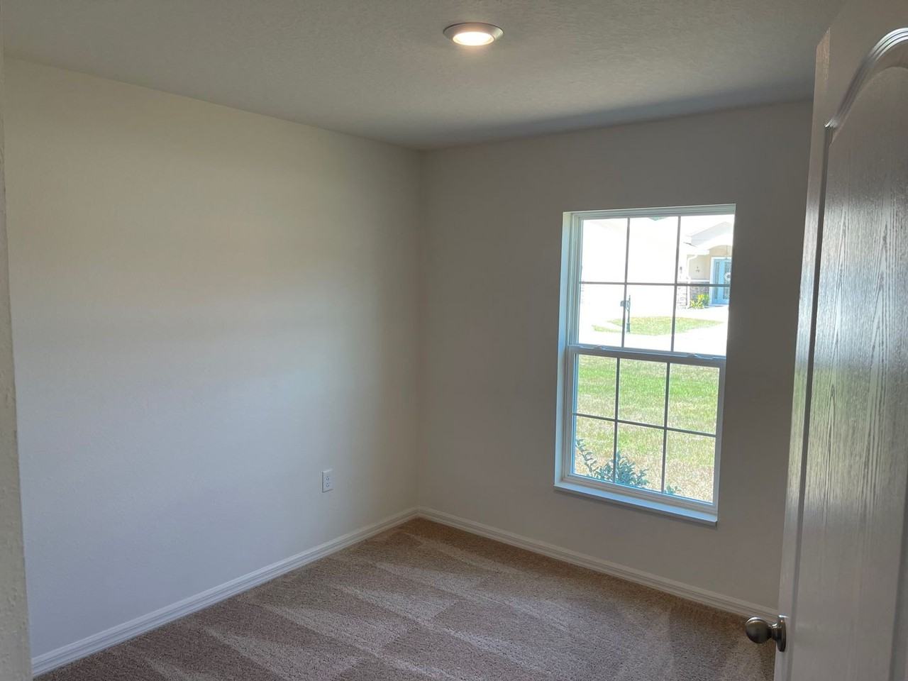 75 Raleigh Dr - Photo 2 of 23