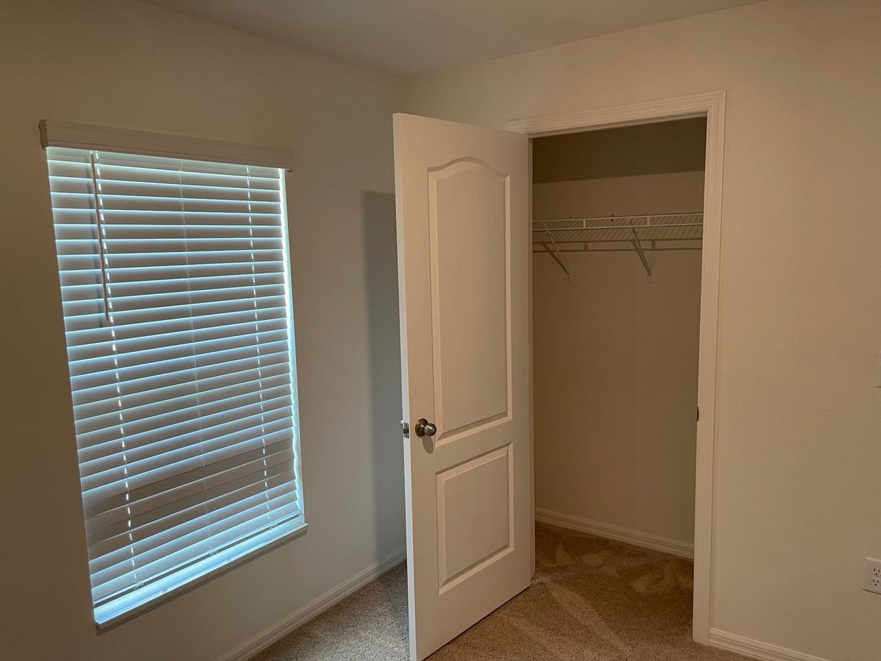 75 Raleigh Dr - Photo 5 of 23