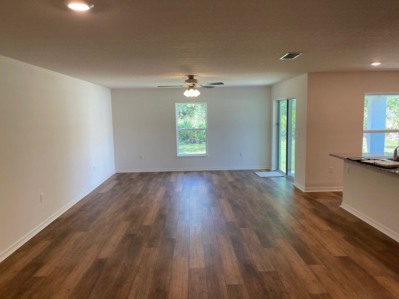 75 Raleigh Dr - Photo 6 of 23