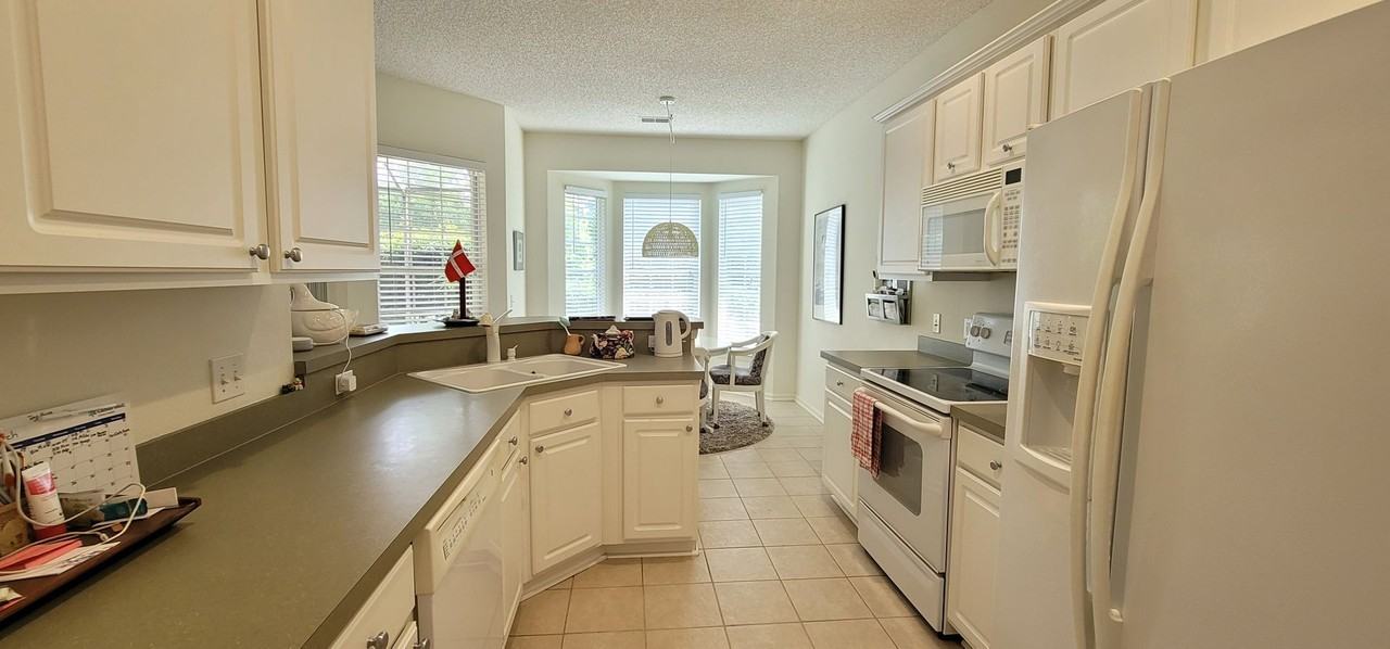 10 Nightingale Ln - Photo 2 of 10