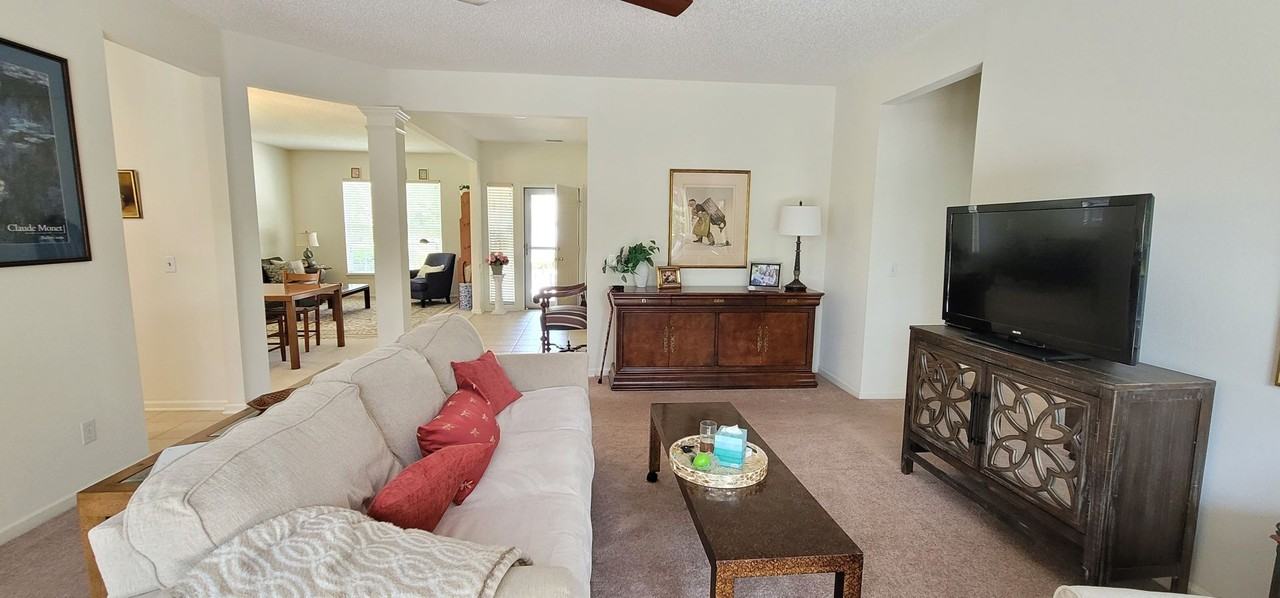 10 Nightingale Ln - Photo 3 of 10