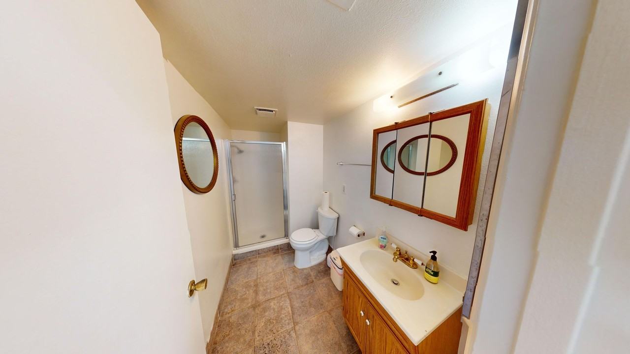15569 Esther St - Photo 7 of 19