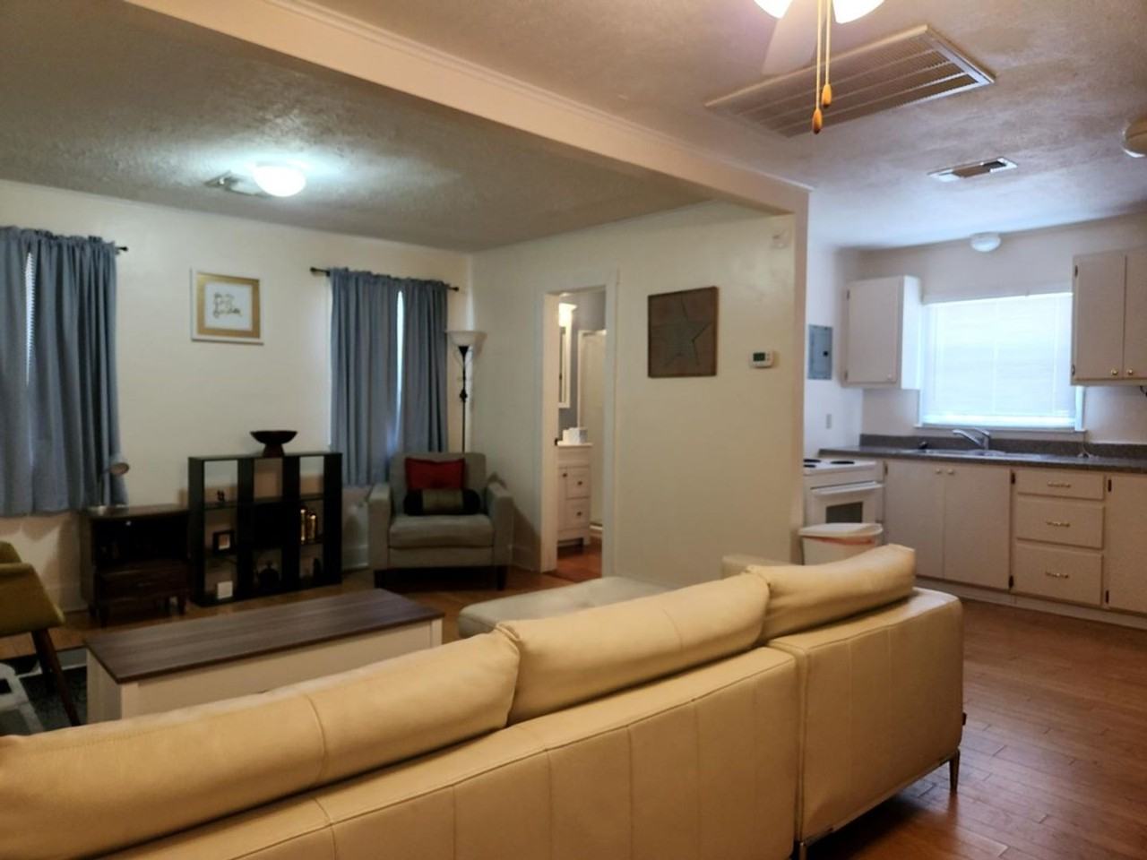 103 S Columbus St #B - Photo 2 of 4