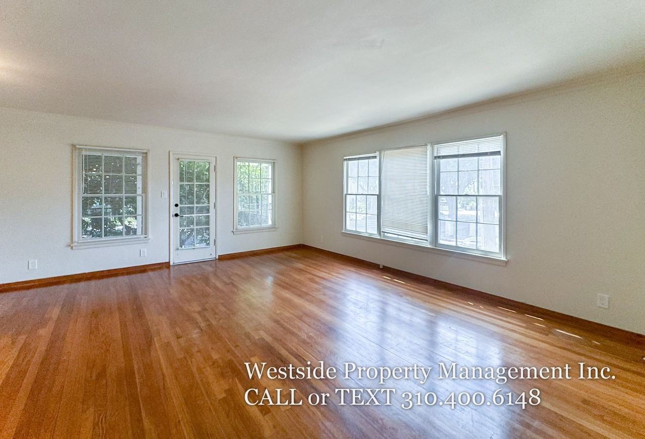 402 Pier Ave (3001-3009 4th) - Photo 2 of 20