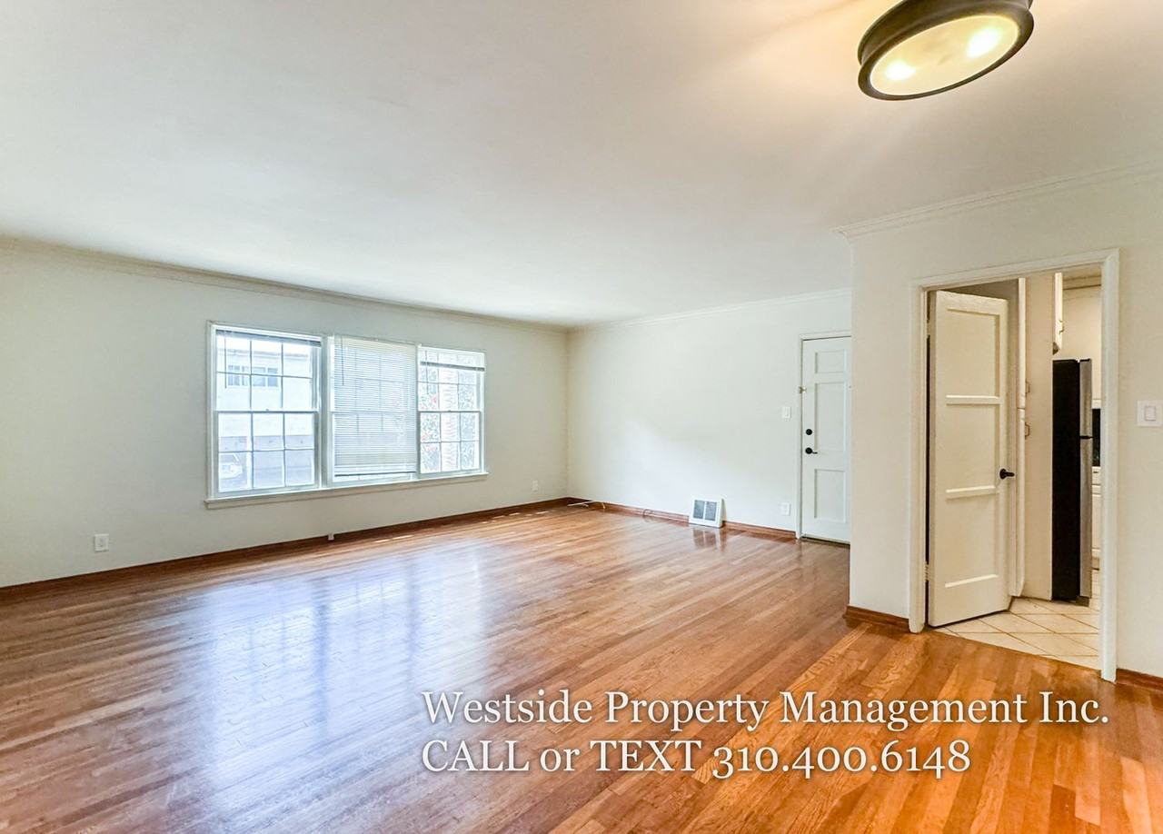 402 Pier Ave (3001-3009 4th) - Photo 3 of 20