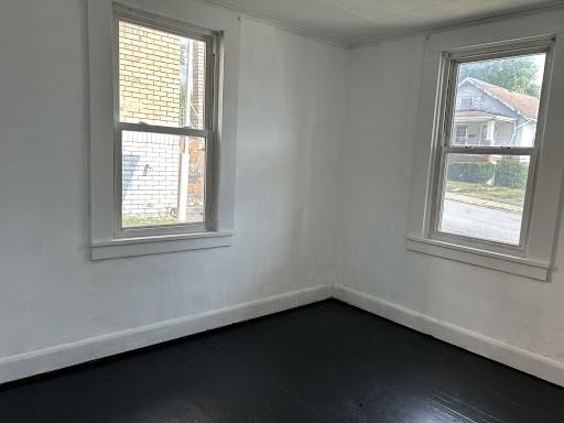 506 Logan Ave - Photo 3 of 9