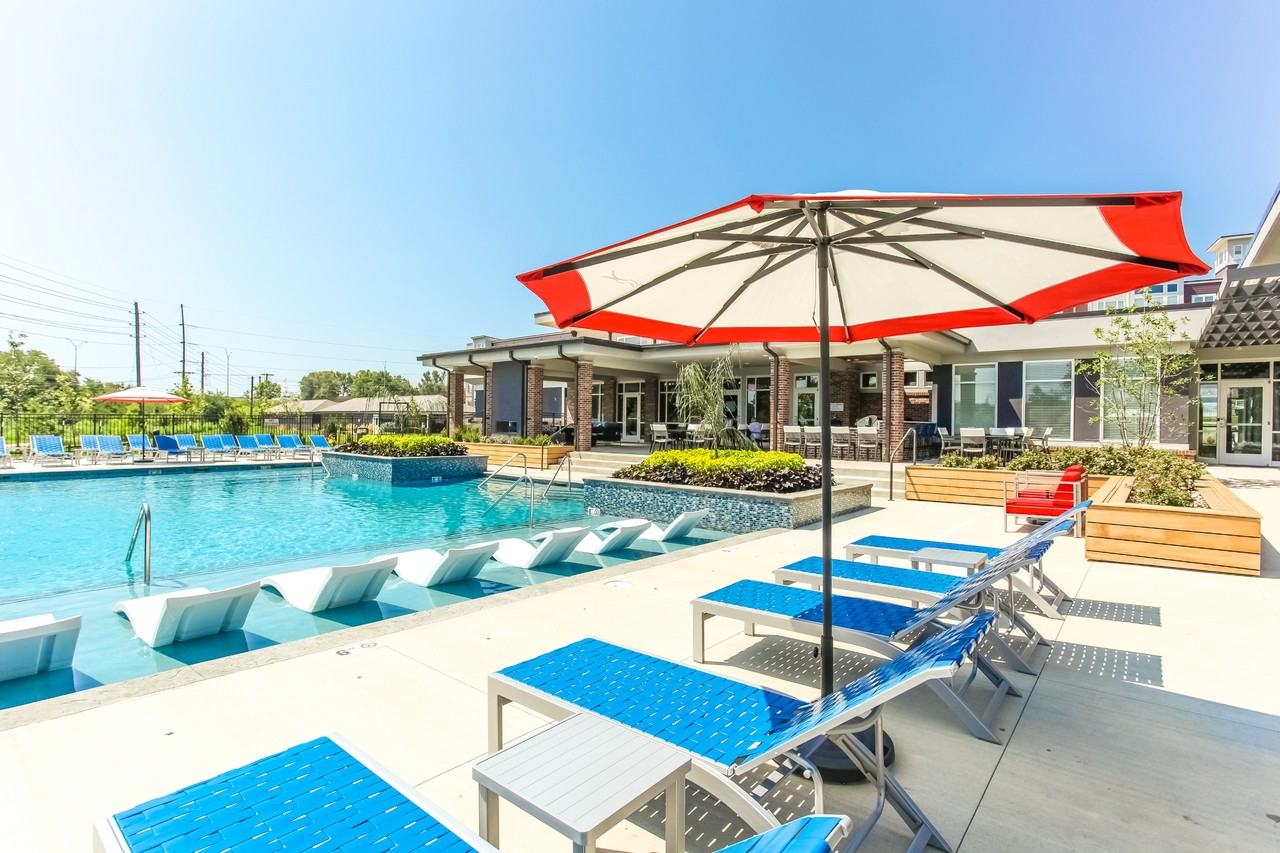 Summit Square - Photo 5 of 30