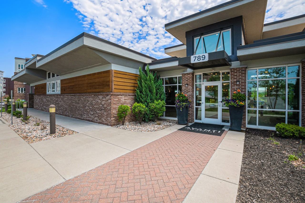 Summit Square - Photo 7 of 30