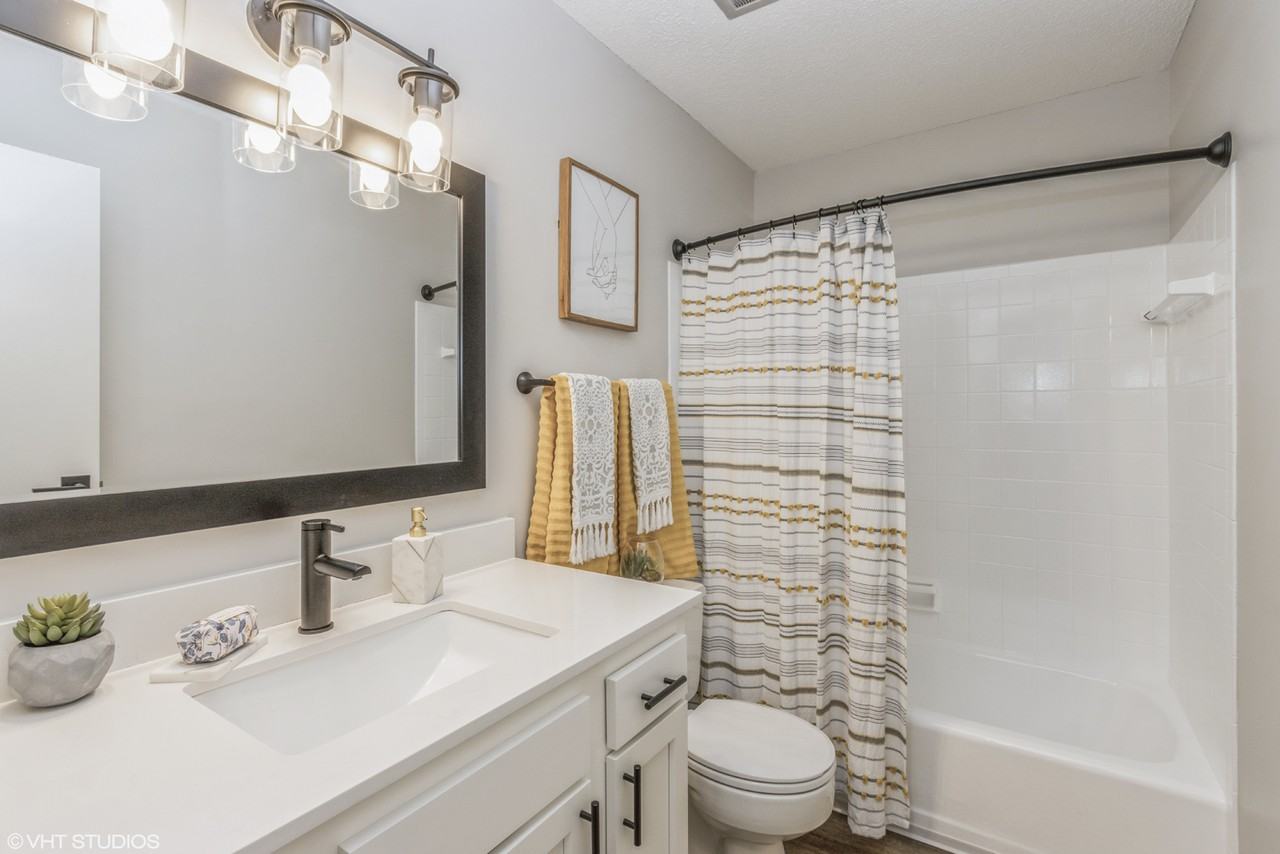 Kenilworth Apartments - Photo 5 of 50