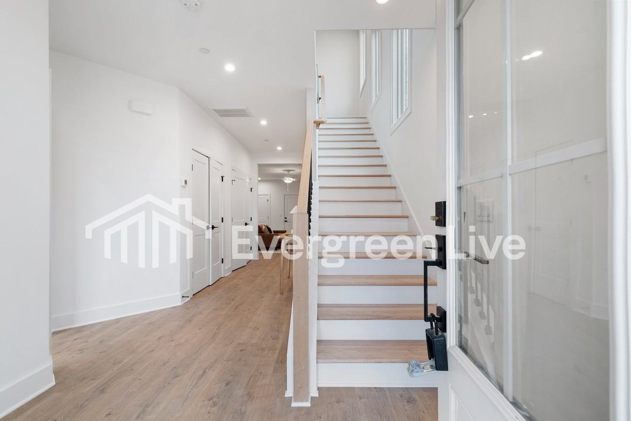 129 Leggo Ave - Photo 3 of 50