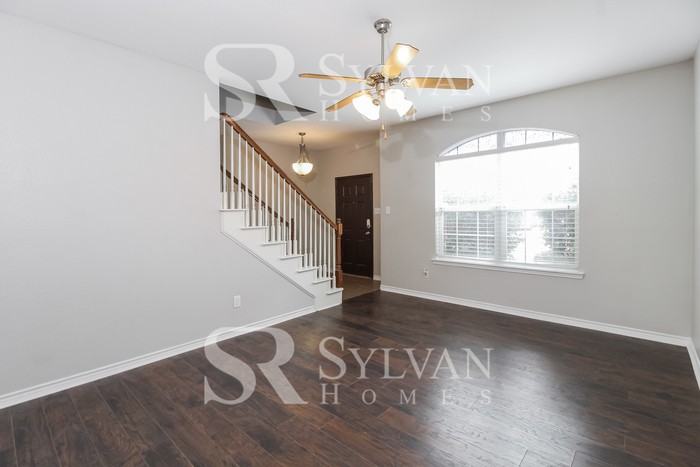 3709 Hazel Dr - Photo 3 of 11