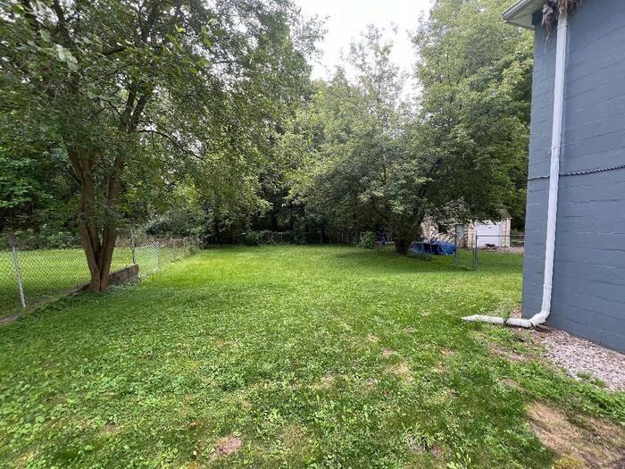 147 Hutchinson St - Photo 3 of 16