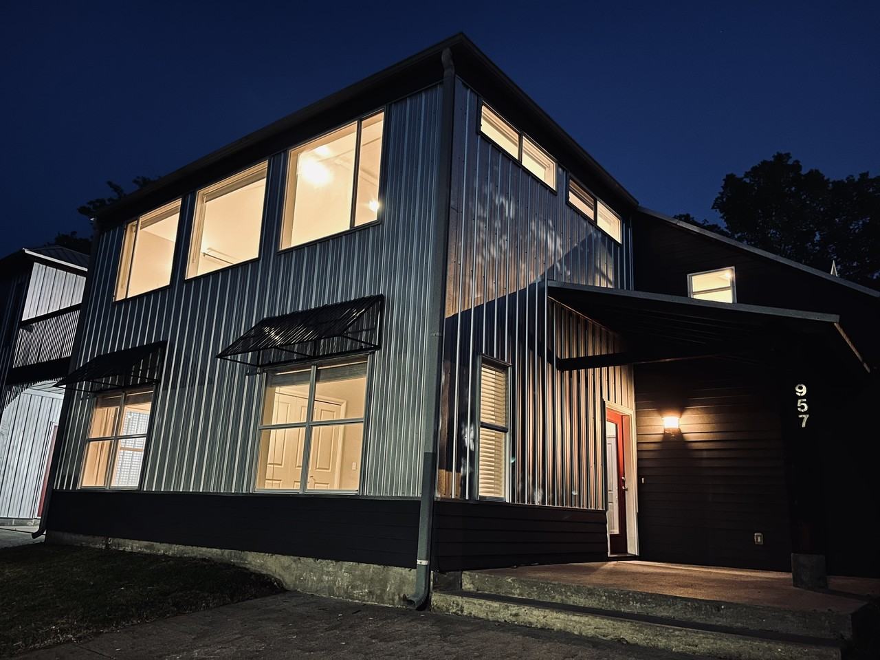 957 W Hughes St #957 - Photo 2 of 22