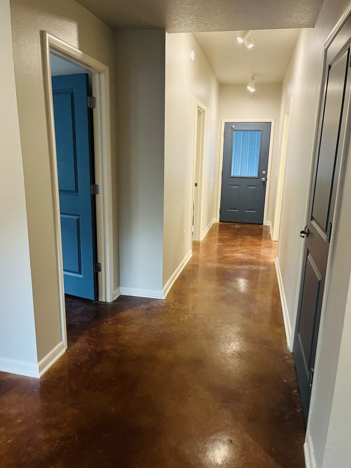 957 W Hughes St #957 - Photo 4 of 22