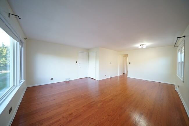 8316 Knox Ave #2 - Photo 2 of 32