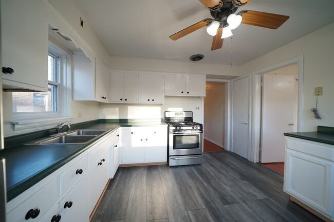 8316 Knox Ave #2 - Photo 3 of 32