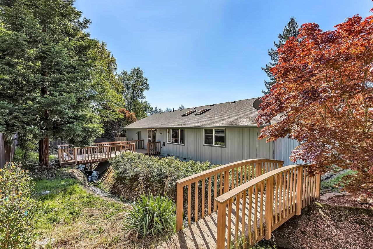 110 Nw Sinclair Dr #NA - Photo 6 of 6