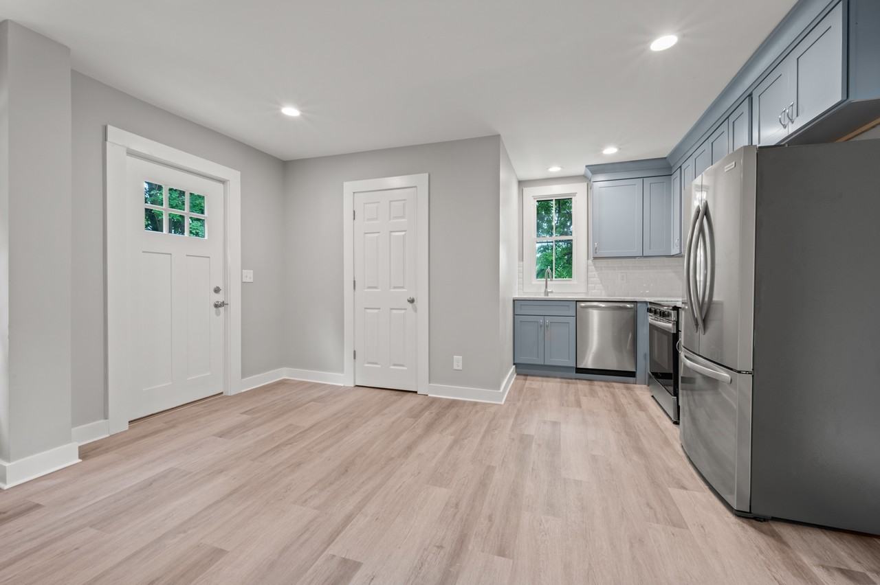 17 Locust St #17A - Photo 3 of 13