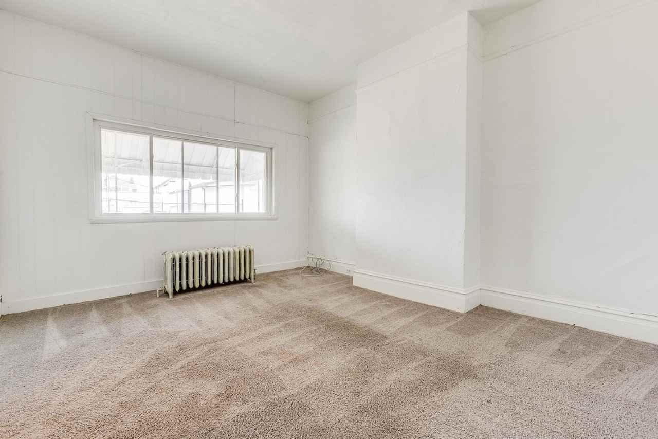 28 Sharon St - Photo 4 of 50