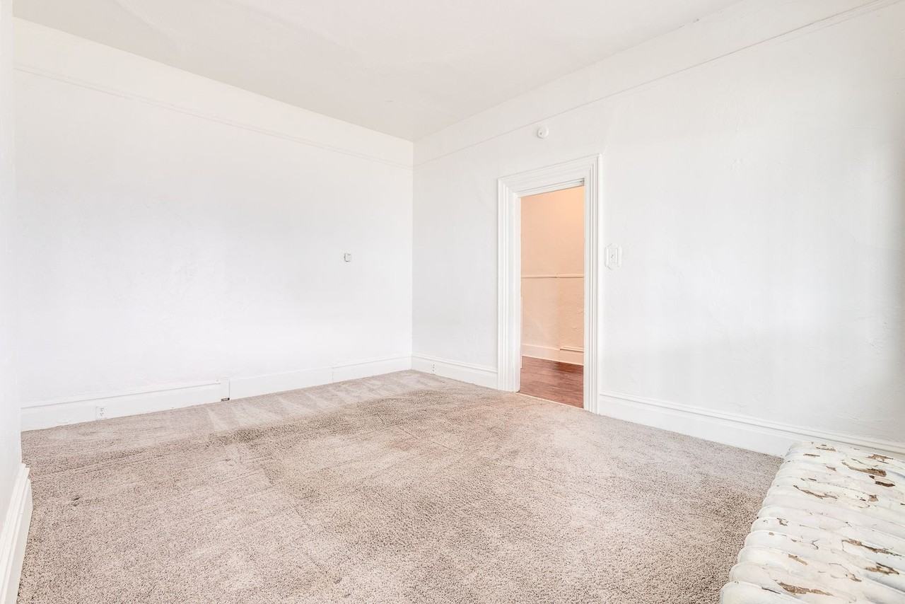 28 Sharon St - Photo 6 of 50