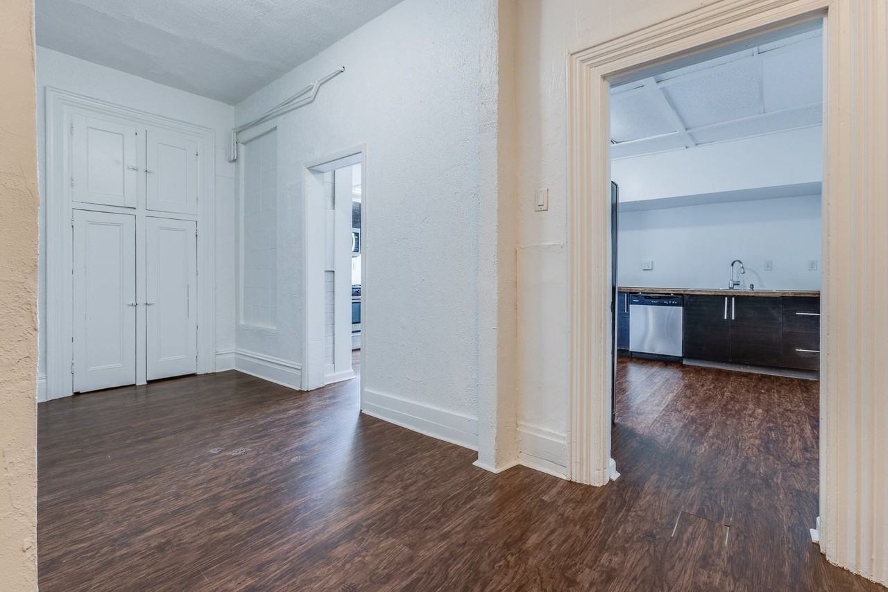 28 Sharon St - Photo 7 of 50