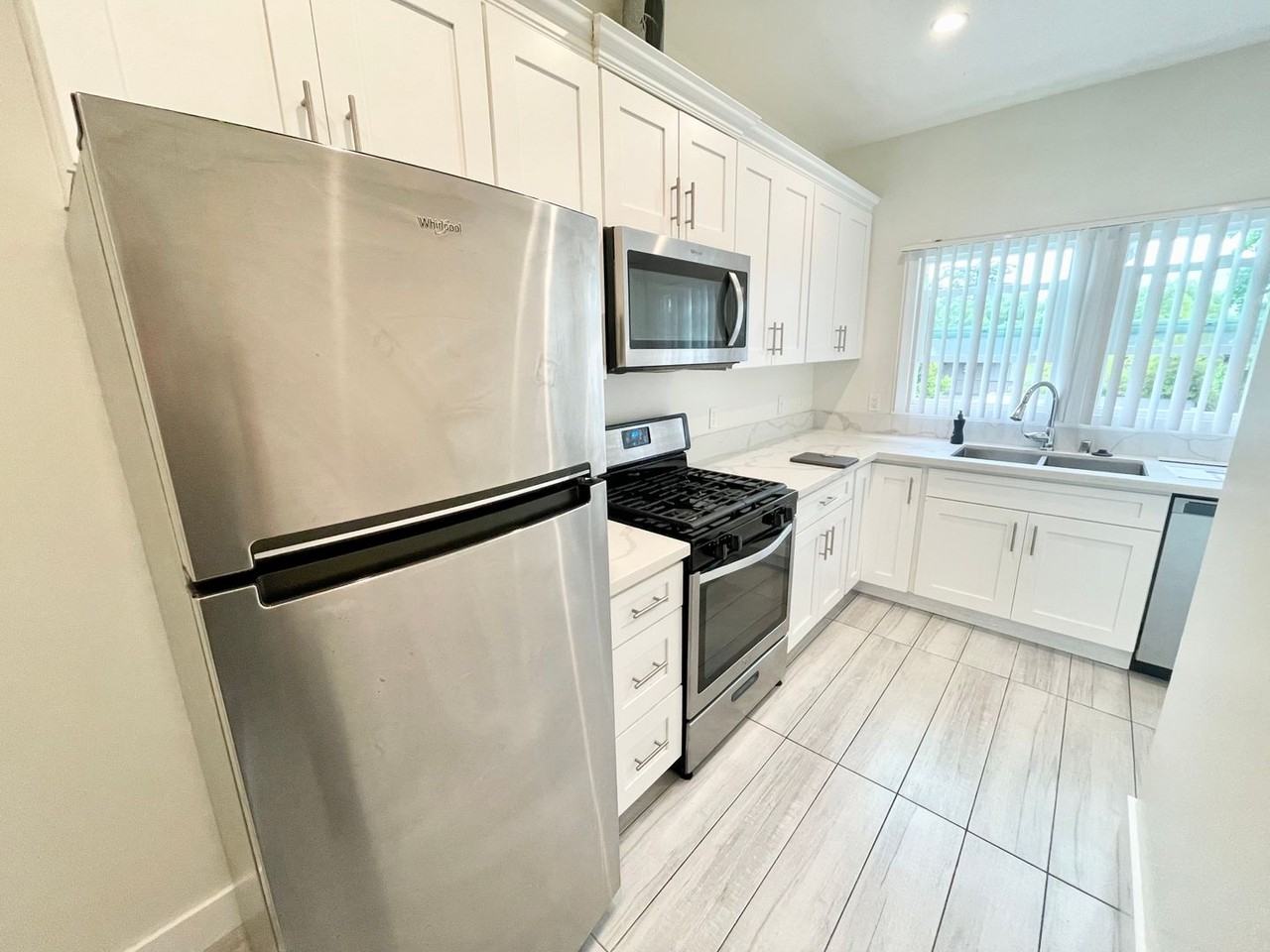 86 N Catalina Ave #2 - Photo 7 of 15