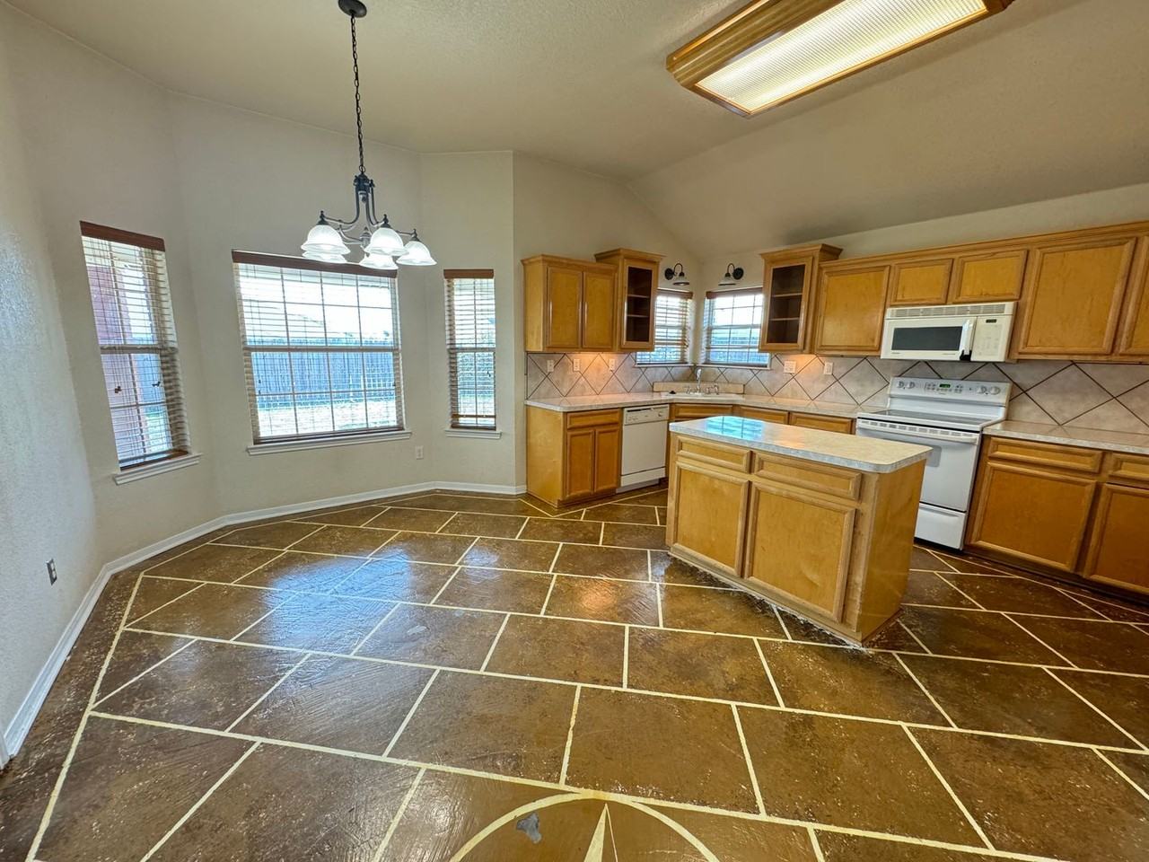 4204 Boots Dr - Photo 7 of 23