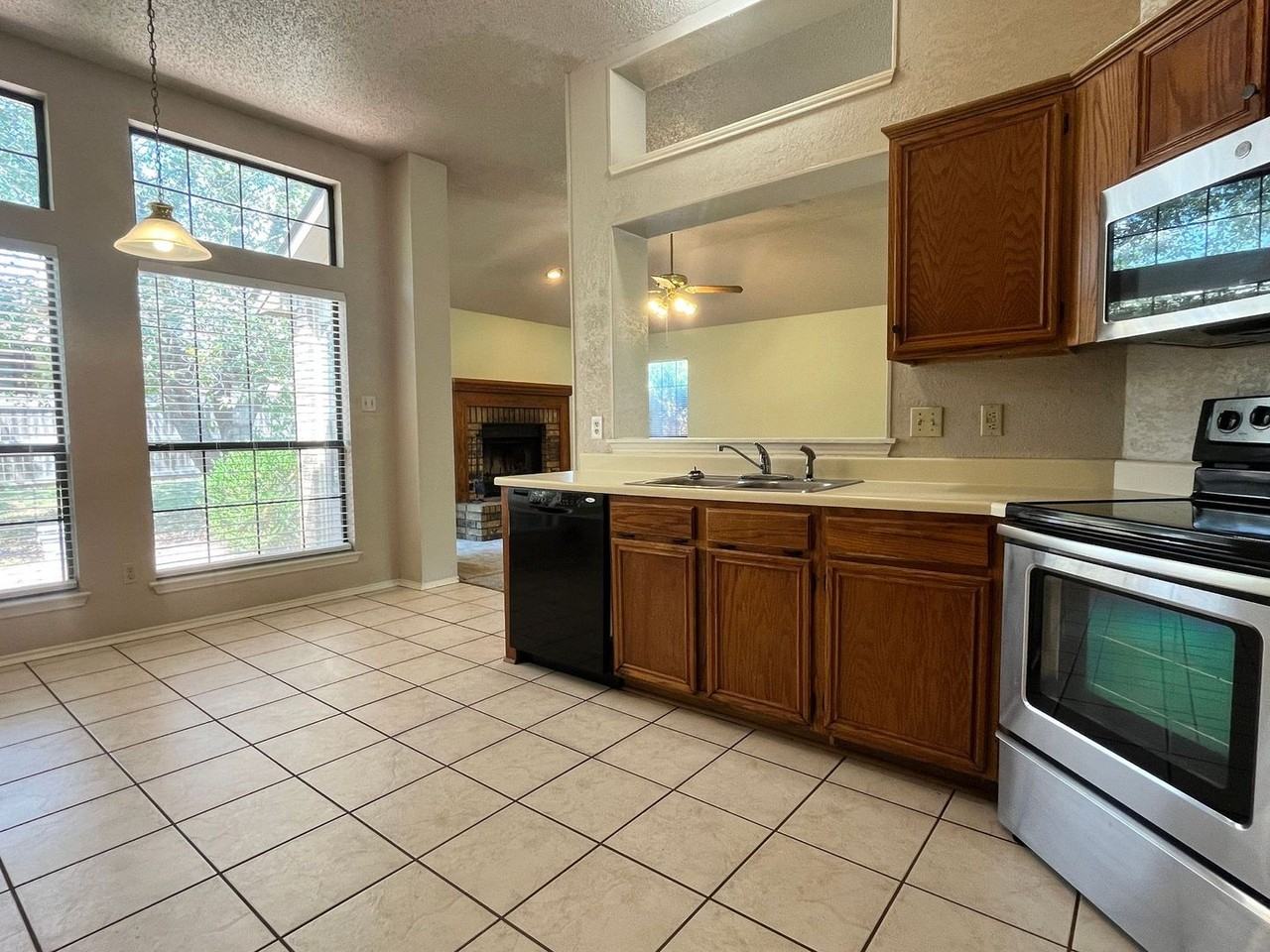 209 Tomahawk Dr - Photo 5 of 27