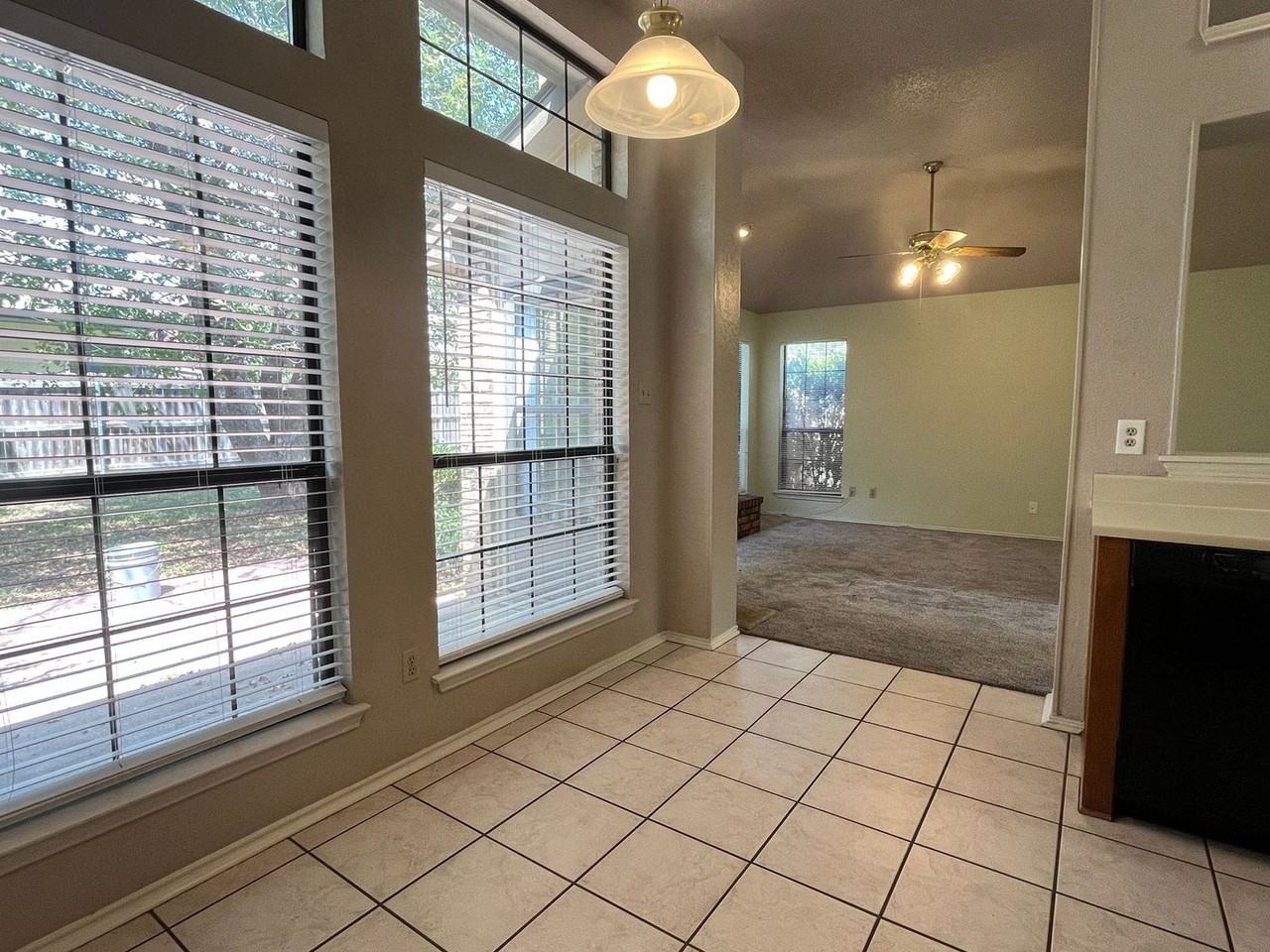 209 Tomahawk Dr - Photo 7 of 27