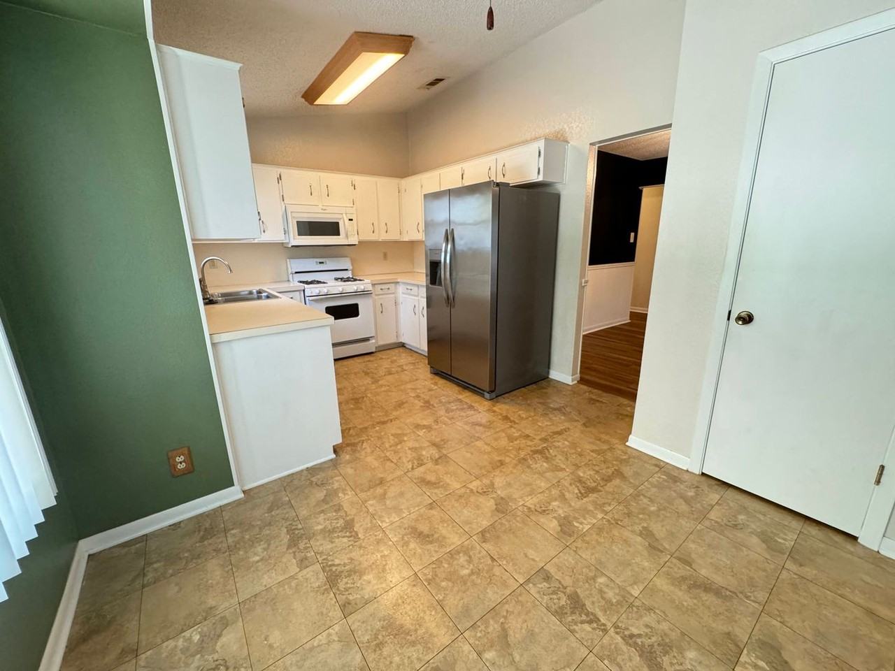 3312 Westrim Dr - Photo 7 of 23