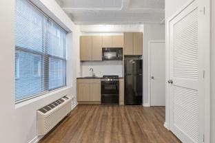 5718 N Winthrop Avenue - Photo 1 of 1