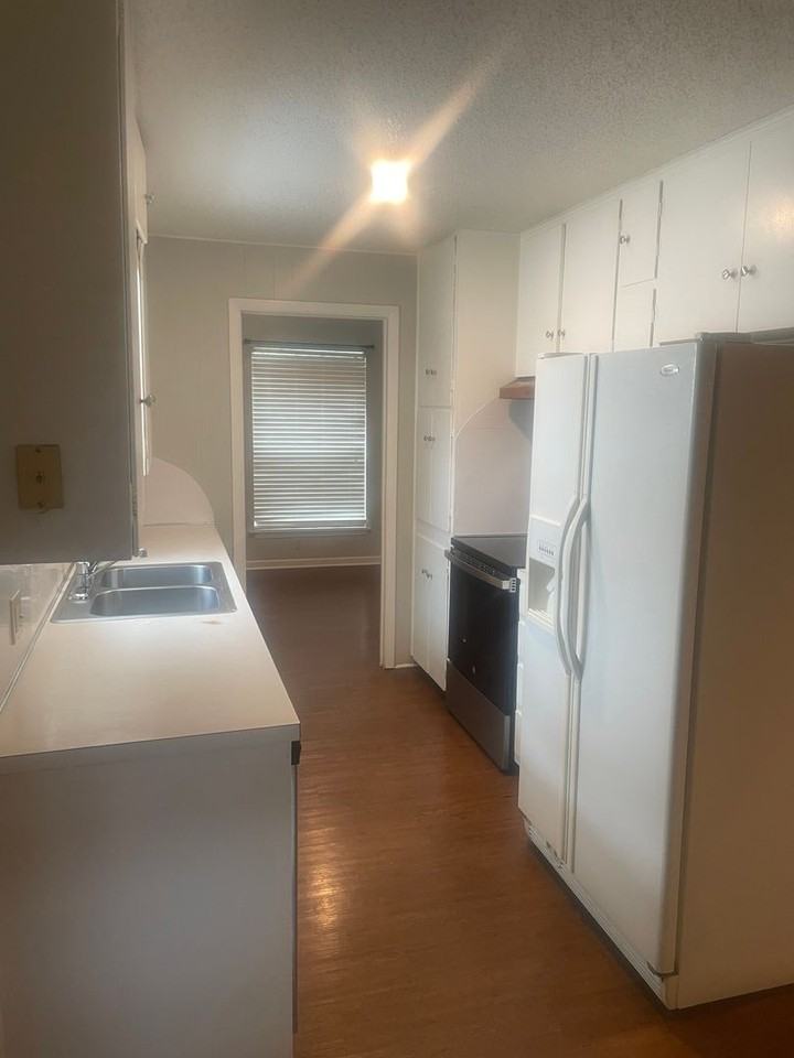 2000 N Beal St - Photo 7 of 21