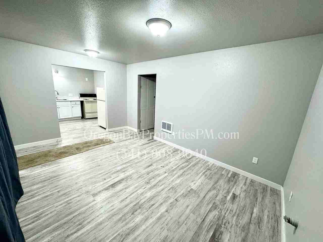 Harriet Apts - Photo 2 of 21
