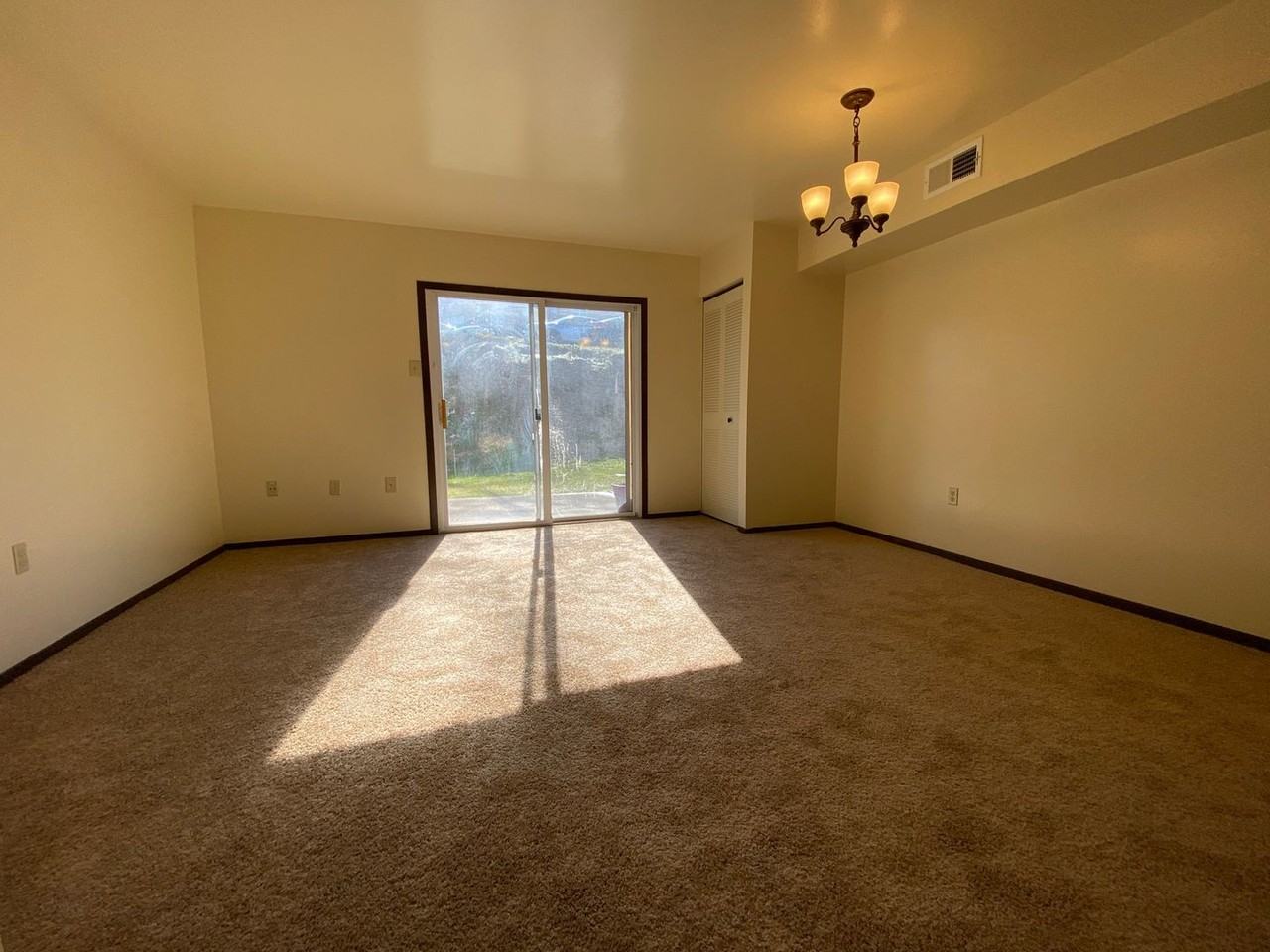 113 Bellwood Dr - Photo 2 of 15