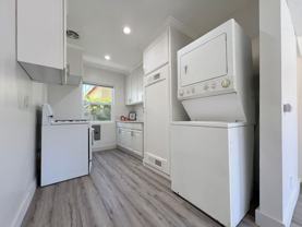 LB1071 - Photo 1 of 1
