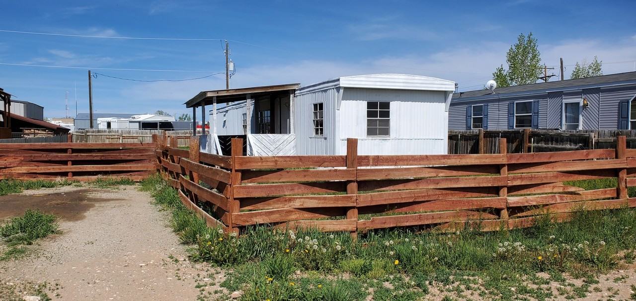 411 Rakestraw Ave - Photo 3 of 14