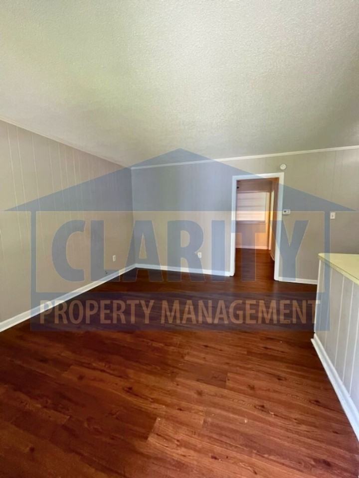 405 Emmett Ave NW - Photo 2 of 8