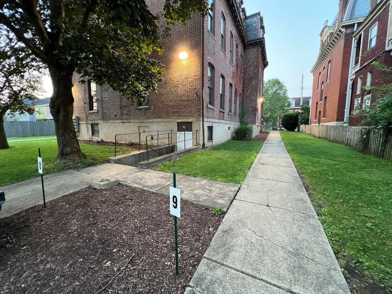 1220 Sheffield Street - Photo 5 of 8