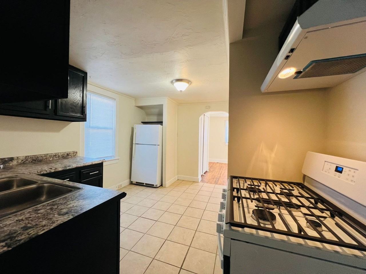 KFH-6330/6332-28-A - Photo 3 of 15