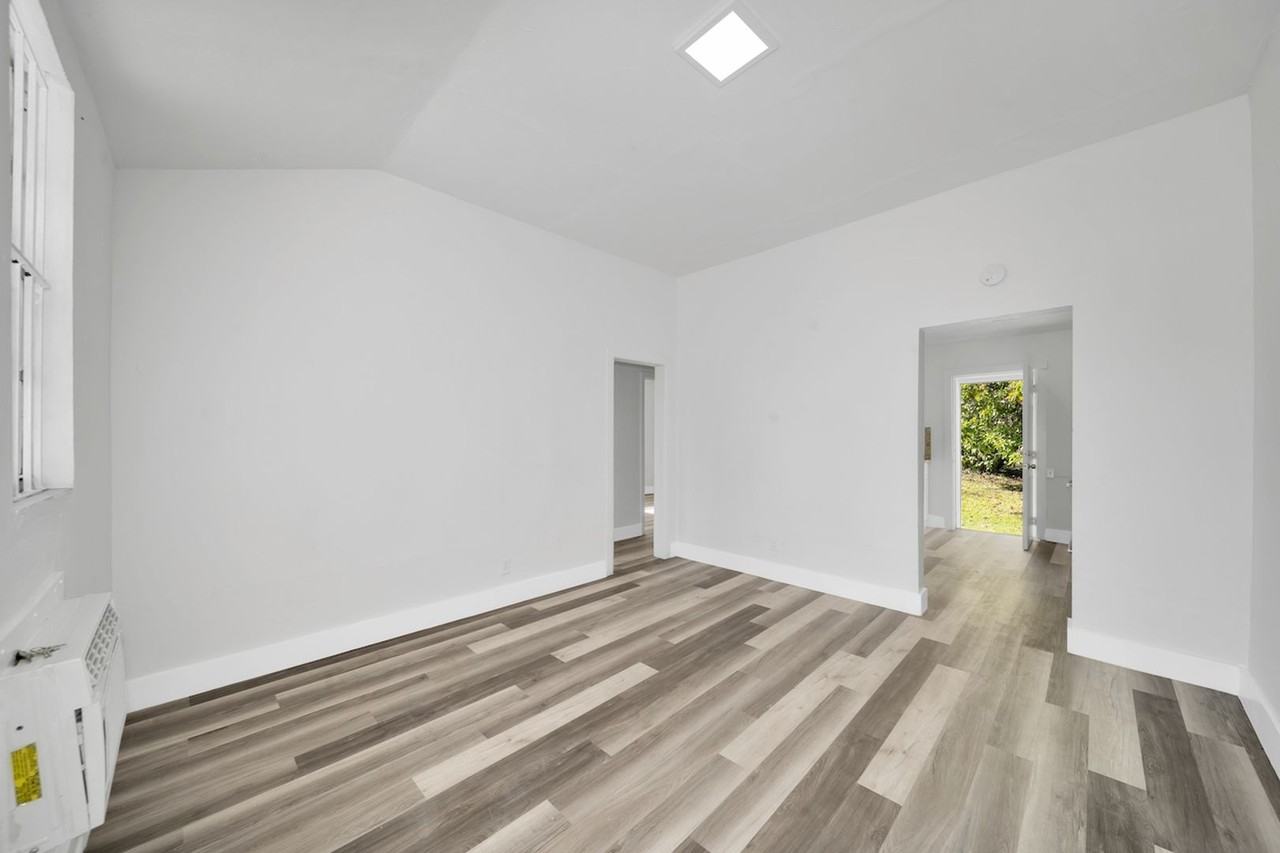 Spacious two bedroom and one bath in a gated duplex! - Photo 3 of 15