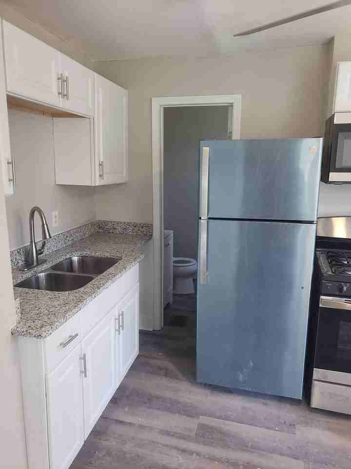 99 Stafford St Nw - Photo 3 of 9