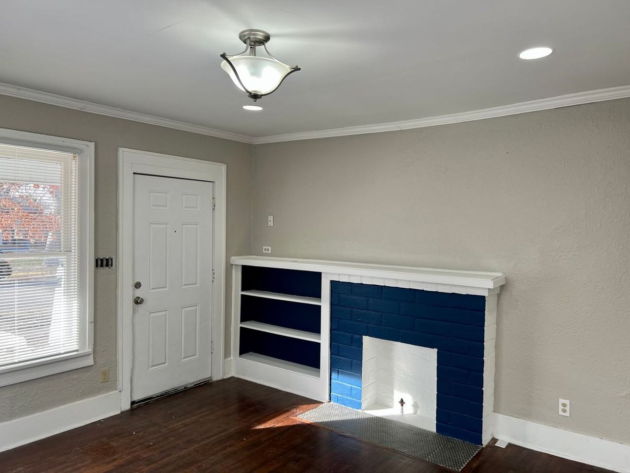 144-146 S Green - Photo 2 of 10