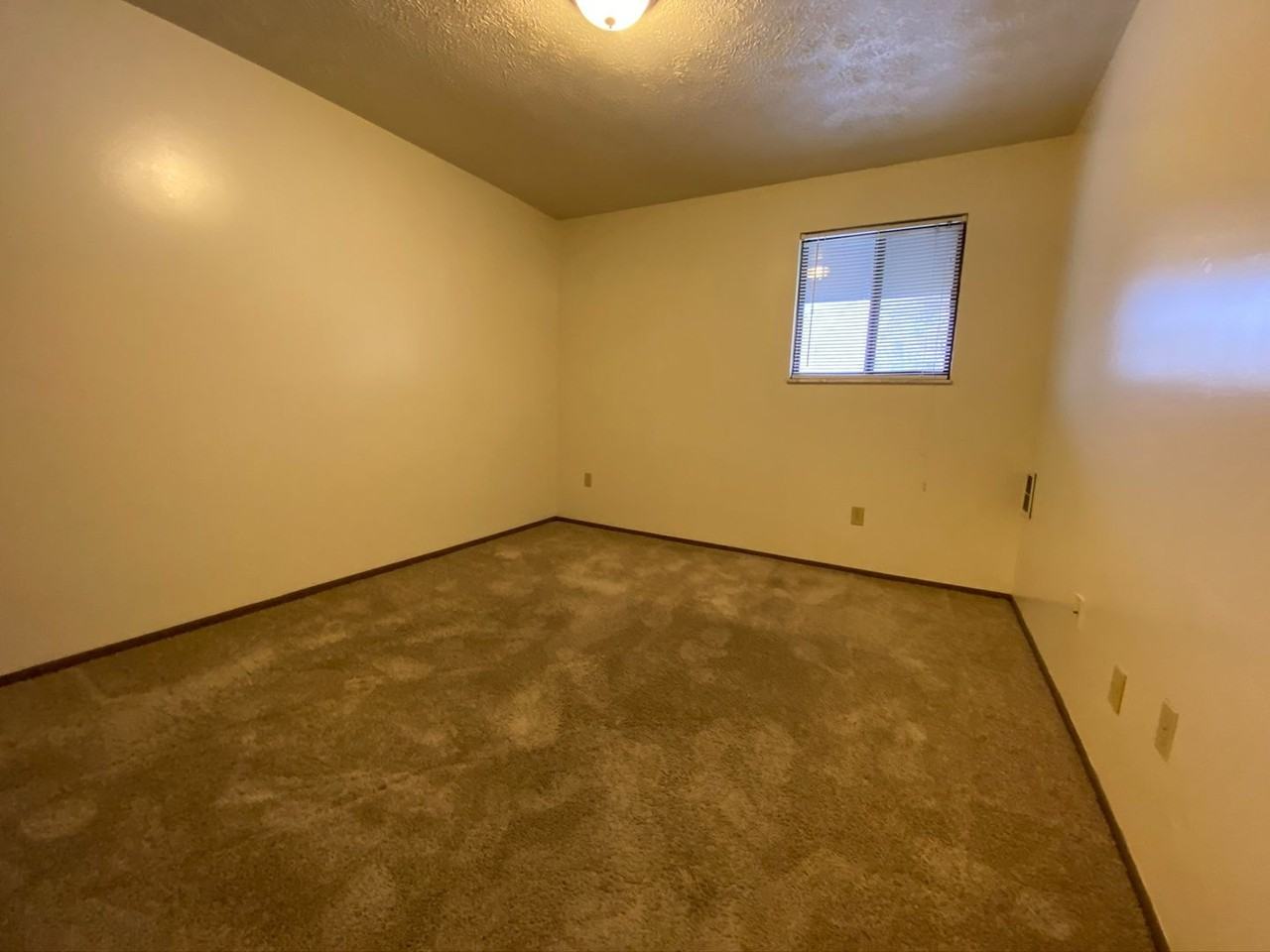 Hunter Garden - Photo 6 of 9