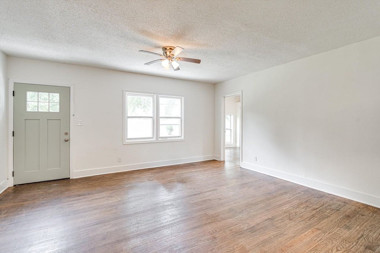 5004 Club Dr - Photo 2 of 16