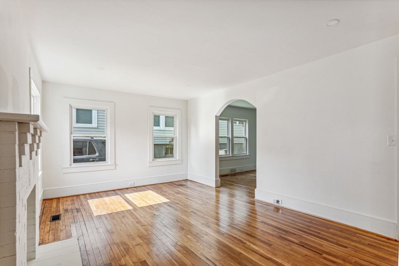 2604 Stockton St - Photo 3 of 15